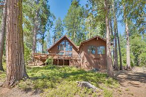 6 Mi to Yosemite National Park: Retreat w/ Deck!