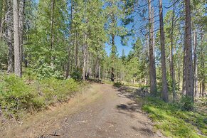 6 Mi to Yosemite National Park: Retreat w/ Deck!