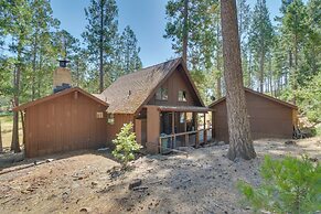 6 Mi to Yosemite National Park: Retreat w/ Deck!