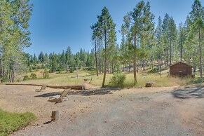 6 Mi to Yosemite National Park: Retreat w/ Deck!