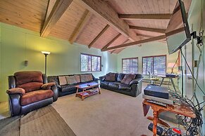 6 Mi to Yosemite National Park: Retreat w/ Deck!