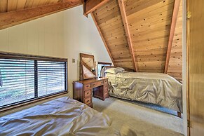 6 Mi to Yosemite National Park: Retreat w/ Deck!