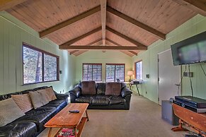 6 Mi to Yosemite National Park: Retreat w/ Deck!