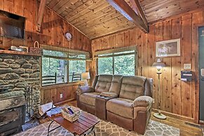 Secluded Stanardsville Cabin w/ 10 Acres & Hot Tub
