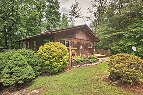 Secluded Stanardsville Cabin w/ 10 Acres & Hot Tub