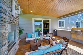 Spacious Carnation Home w/ Grill & Large Yard