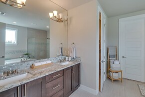 Spacious Carnation Home w/ Grill & Large Yard