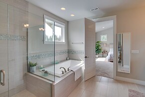 Spacious Carnation Home w/ Grill & Large Yard