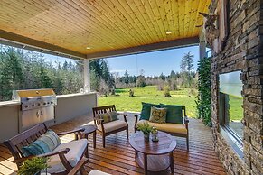 Spacious Carnation Home w/ Grill & Large Yard