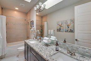 Spacious Carnation Home w/ Grill & Large Yard