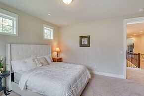 Spacious Carnation Home w/ Grill & Large Yard