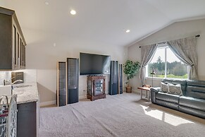 Spacious Carnation Home w/ Grill & Large Yard