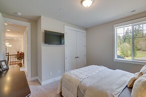 Spacious Carnation Home w/ Grill & Large Yard