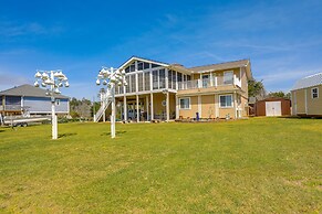 Sneads Ferry Vacation Rental Studio w/ Water Views