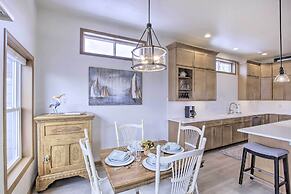 Spacious Recently Built Home < 1 Mi to Lake!