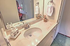 Peaceful Getaway on Silverado Golf Course w/ Patio