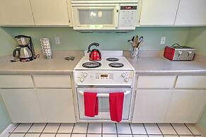 Peaceful Getaway on Silverado Golf Course w/ Patio