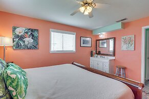 Walk to Gulf: Surfside Beach Home w/ Deck