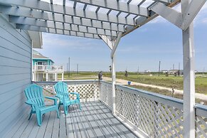 Walk to Gulf: Surfside Beach Home w/ Deck