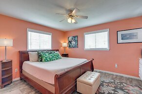 Walk to Gulf: Surfside Beach Home w/ Deck