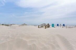 Walk to Gulf: Surfside Beach Home w/ Deck