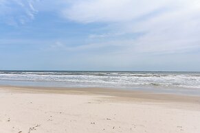 Walk to Gulf: Surfside Beach Home w/ Deck