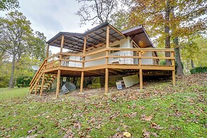 Table Rock Lake Cabin w/ Deck & Bar!
