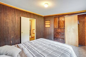 Table Rock Lake Cabin w/ Deck & Bar!