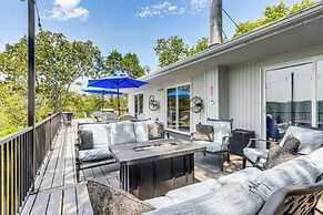 Table Rock Lake Hideaway w/ Deck: Bring Your Boat!