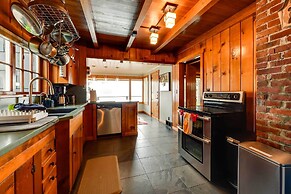 'the Nest' Gorgeous Waterfront La Conner Getaway!