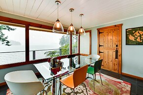 'the Nest' Gorgeous Waterfront La Conner Getaway!