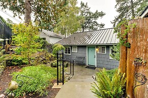 'the Nest' Gorgeous Waterfront La Conner Getaway!