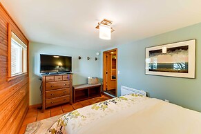 'the Nest' Gorgeous Waterfront La Conner Getaway!