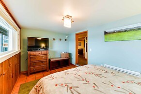 'the Nest' Gorgeous Waterfront La Conner Getaway!