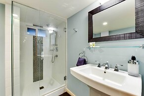 'the Nest' Gorgeous Waterfront La Conner Getaway!