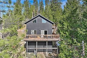 Near Hiking + Wineries: Arnold Cabin w/ Deck!