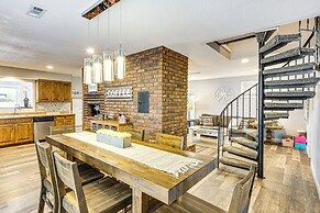 Waterfront Yard, Dock + Game Room: Linn Creek Home