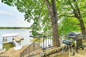 Waterfront Yard, Dock + Game Room: Linn Creek Home