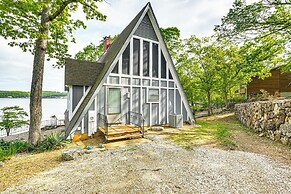 Waterfront Yard, Dock + Game Room: Linn Creek Home