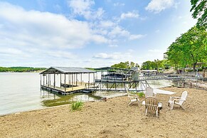 Waterfront Yard, Dock + Game Room: Linn Creek Home