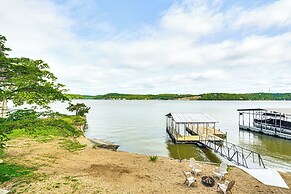 Waterfront Yard, Dock + Game Room: Linn Creek Home