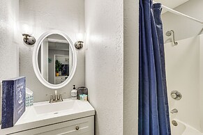 Waterfront Yard, Dock + Game Room: Linn Creek Home