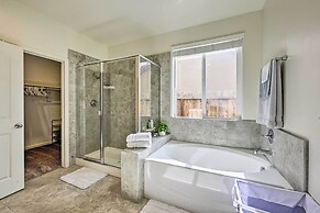 Visalia Home w/ Yard: 4 Mi to Downtown!