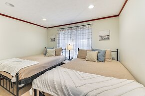 Williamstown Gem w/ Private Pool & Hot Tub!