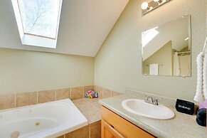 Relaxing Lakeview Retreat in Reeds Spring w/ Deck