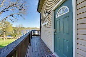 Relaxing Lakeview Retreat in Reeds Spring w/ Deck