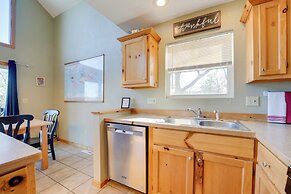 Relaxing Lakeview Retreat in Reeds Spring w/ Deck