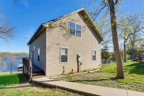 Relaxing Lakeview Retreat in Reeds Spring w/ Deck