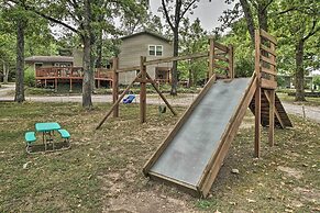 Relaxing Lakeview Retreat in Reeds Spring w/ Deck