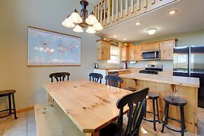 Relaxing Lakeview Retreat in Reeds Spring w/ Deck